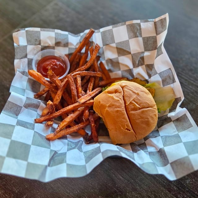 Kids Cheeseburger.